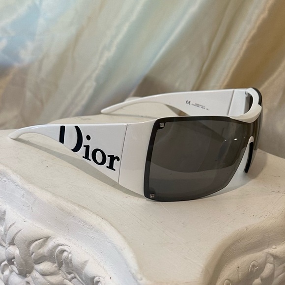 Christian Dior Overshine 2 Rare Vintage Y2K Sunglasses in White and Black - Picture 4 of 14